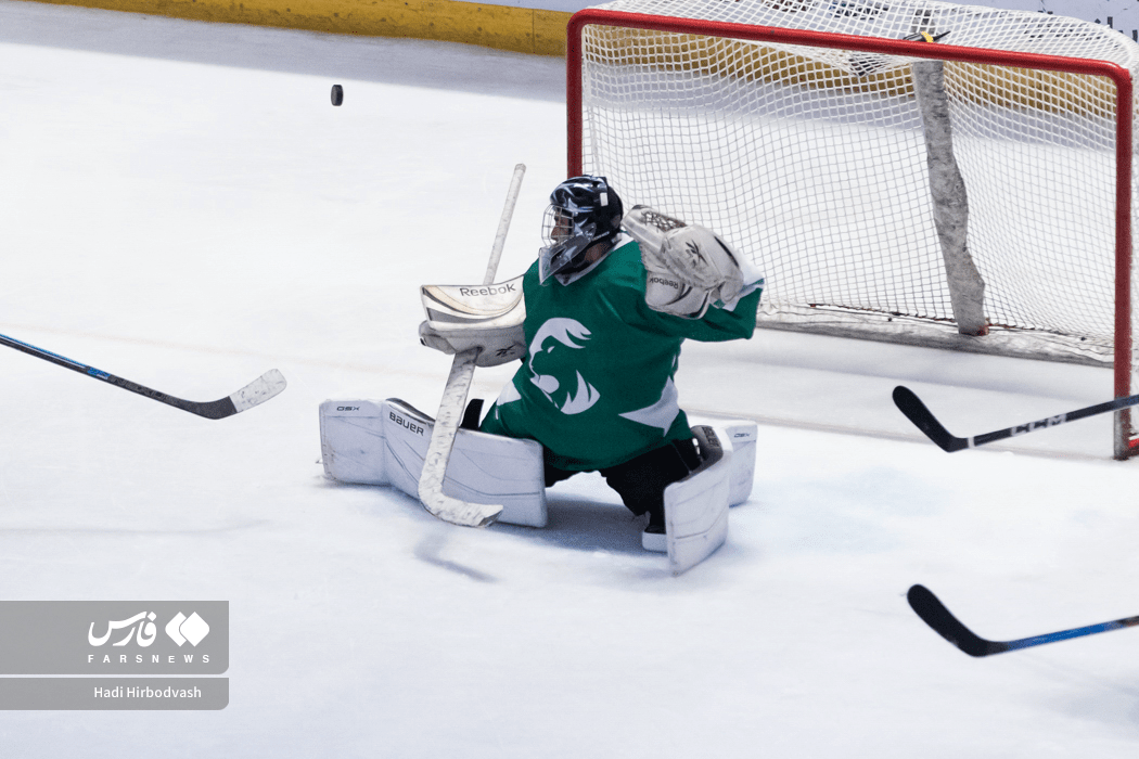 گزارش تصویری از لیگ هاکی روی یخ در ایرانمال