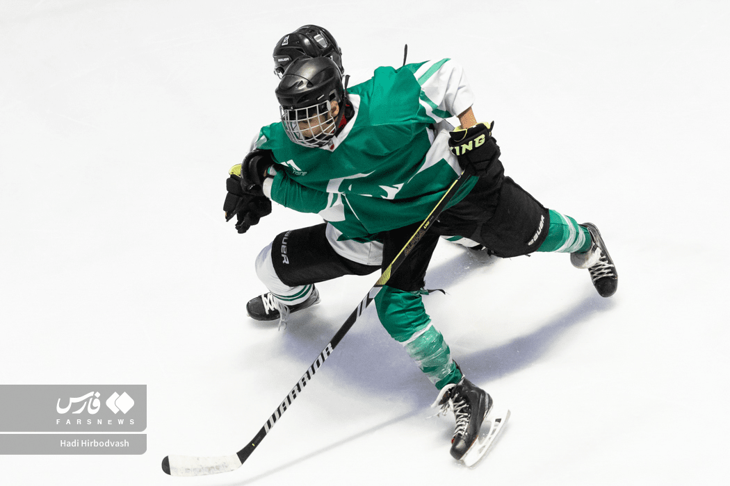 گزارش تصویری از لیگ هاکی روی یخ در ایرانمال