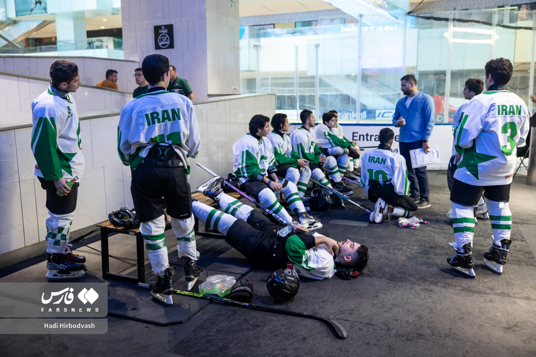 گزارش تصویری از لیگ هاکی روی یخ در ایرانمال