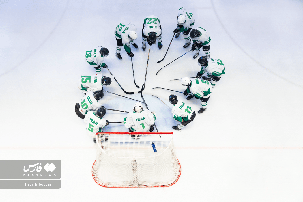 گزارش تصویری از لیگ هاکی روی یخ در ایرانمال